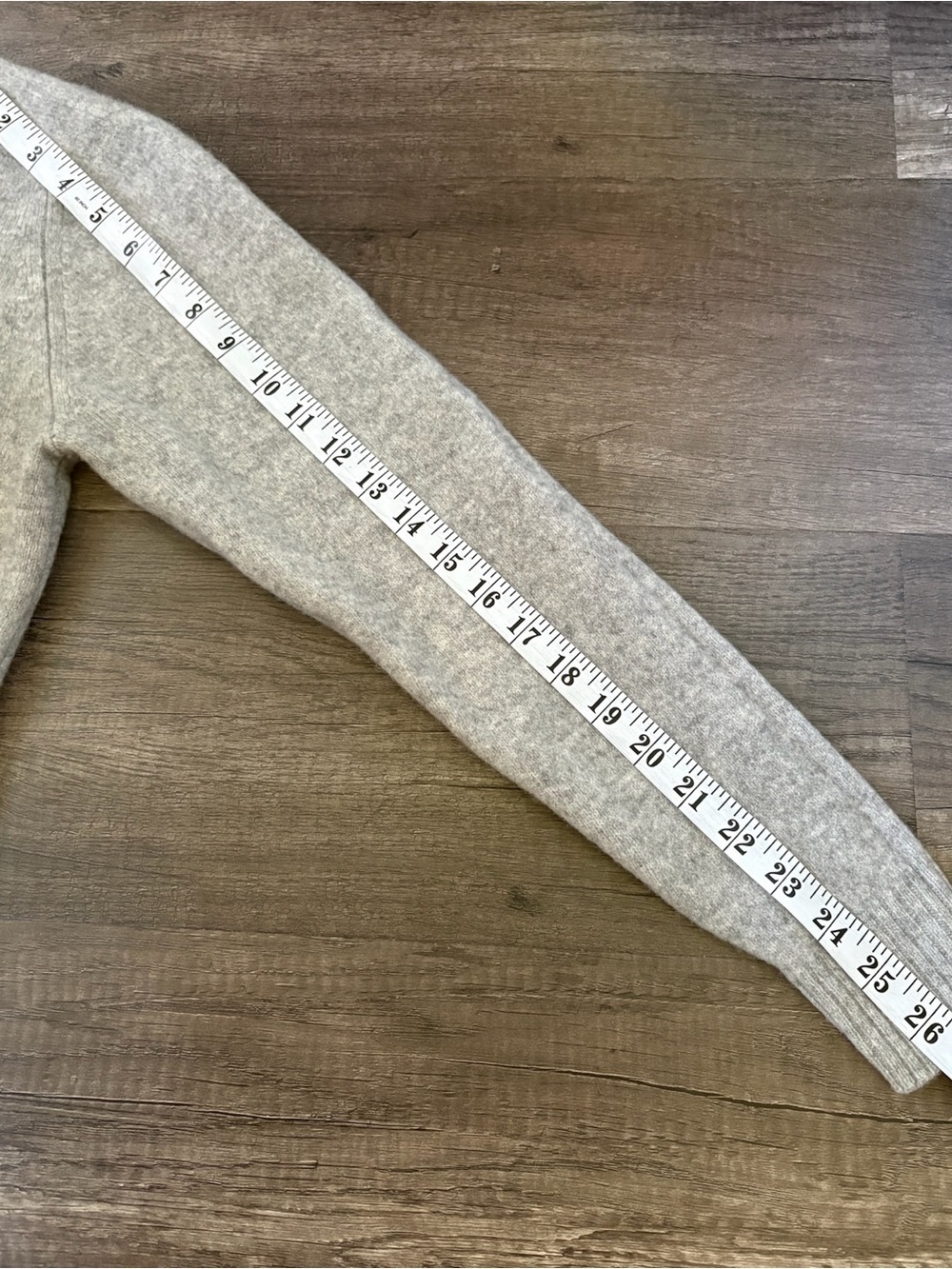 UNIQLO Wool Women’s Light Gray Crewneck Sweater - Picture 4 of 5
